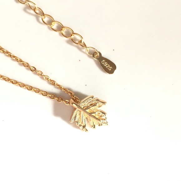 925 Maple Leaf Necklace - Picture 13 of 14
